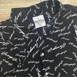 YOUNGLA Short Sleeve Button Up Casual Shirt Mens Medium All Over Print Black EUC